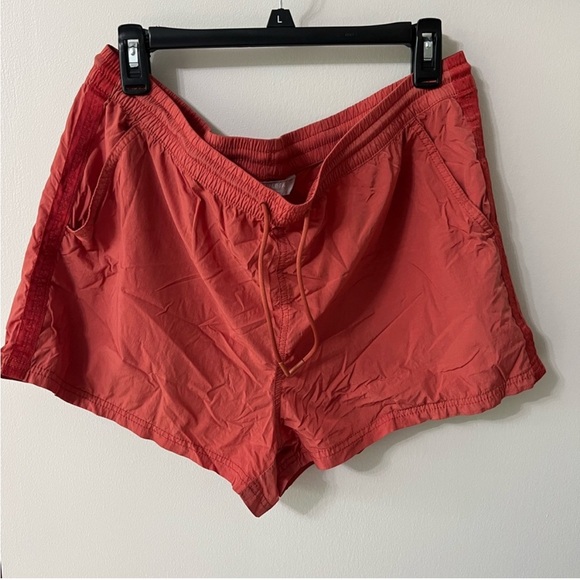 Athleta Women's Expedition Nylon Shorts - Picture 4 of 5